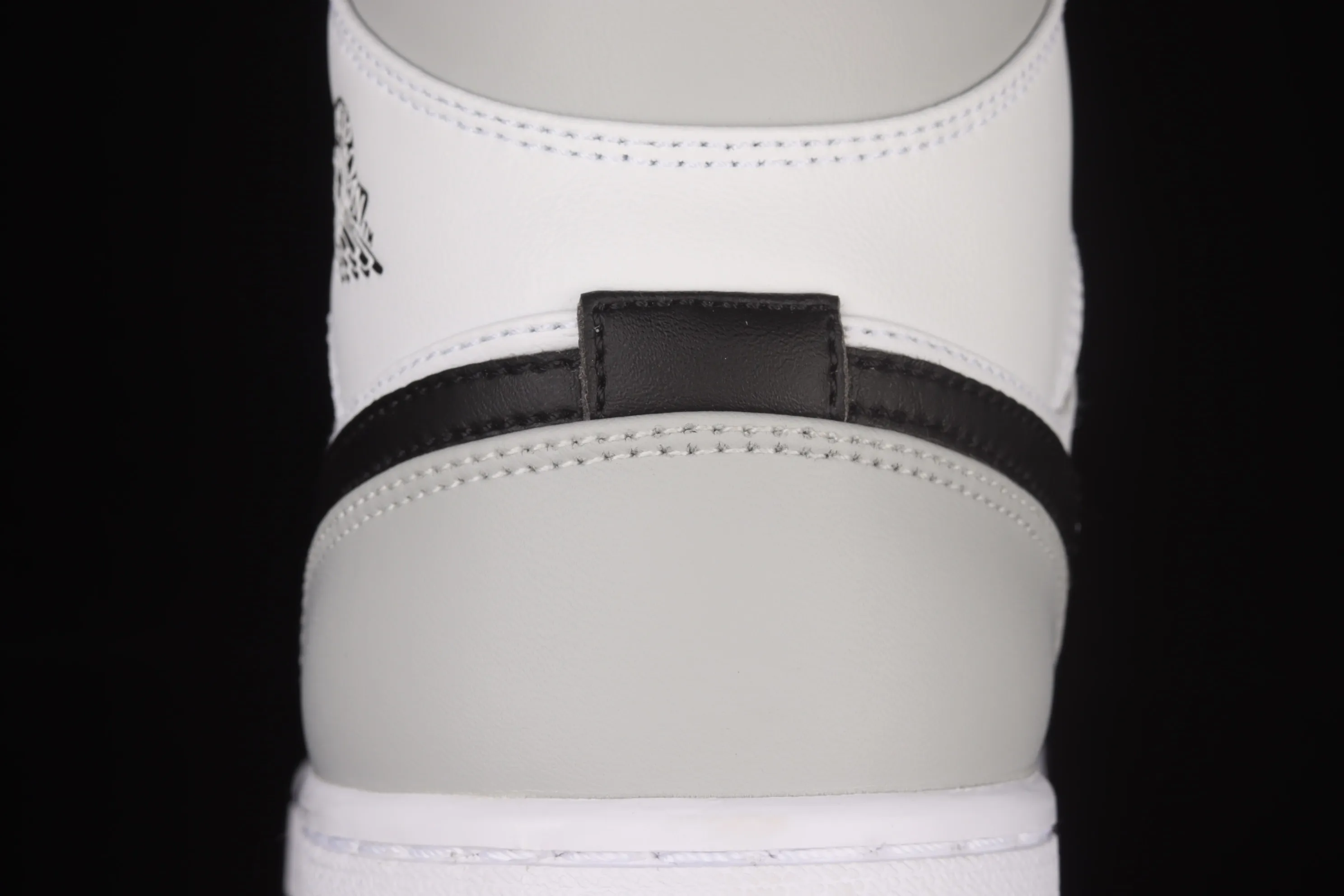All Categories Air Jordan Jordan Series Basketball Shoes Air Jordan 1 Mid Air Jordan 1 Mid AJ1 Joe 1 New Ash Mid-top Cultural Basketball Shoes BQ6472-015